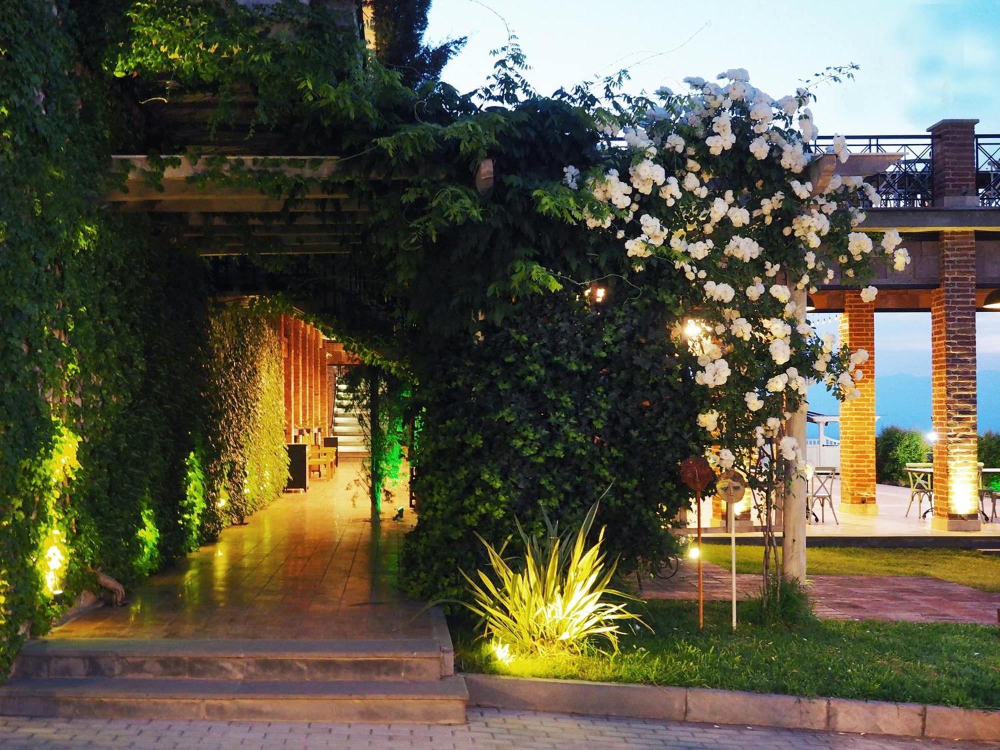 Ampelo Resort Kardanakhi Extérieur photo